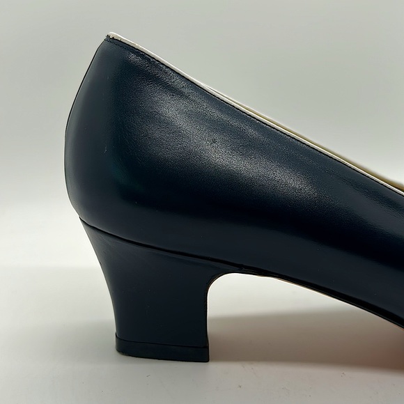 Salvatore Ferragamo Authentic Classic Navy/White Heel Shoes **Size 9B** - Picture 5 of 9